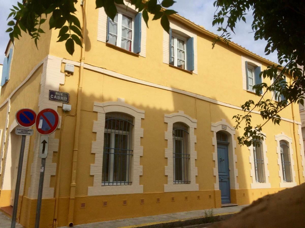 The Yellow House Apartment *